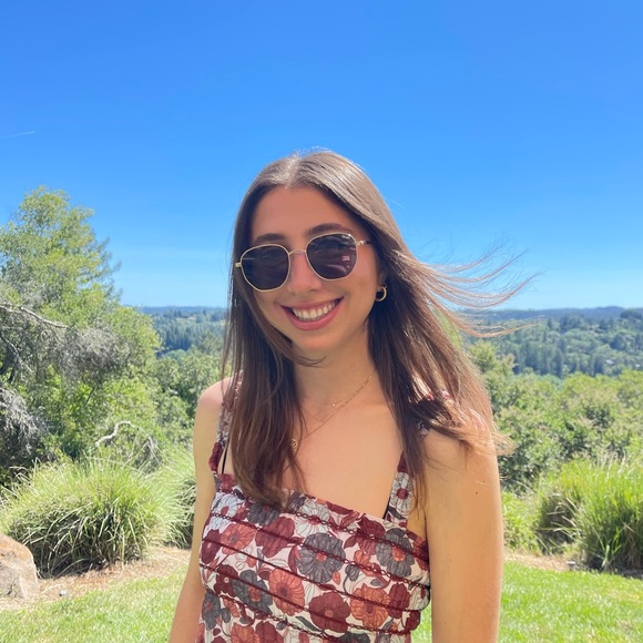 Meet your Posher, Mel - Picture 1 of 1